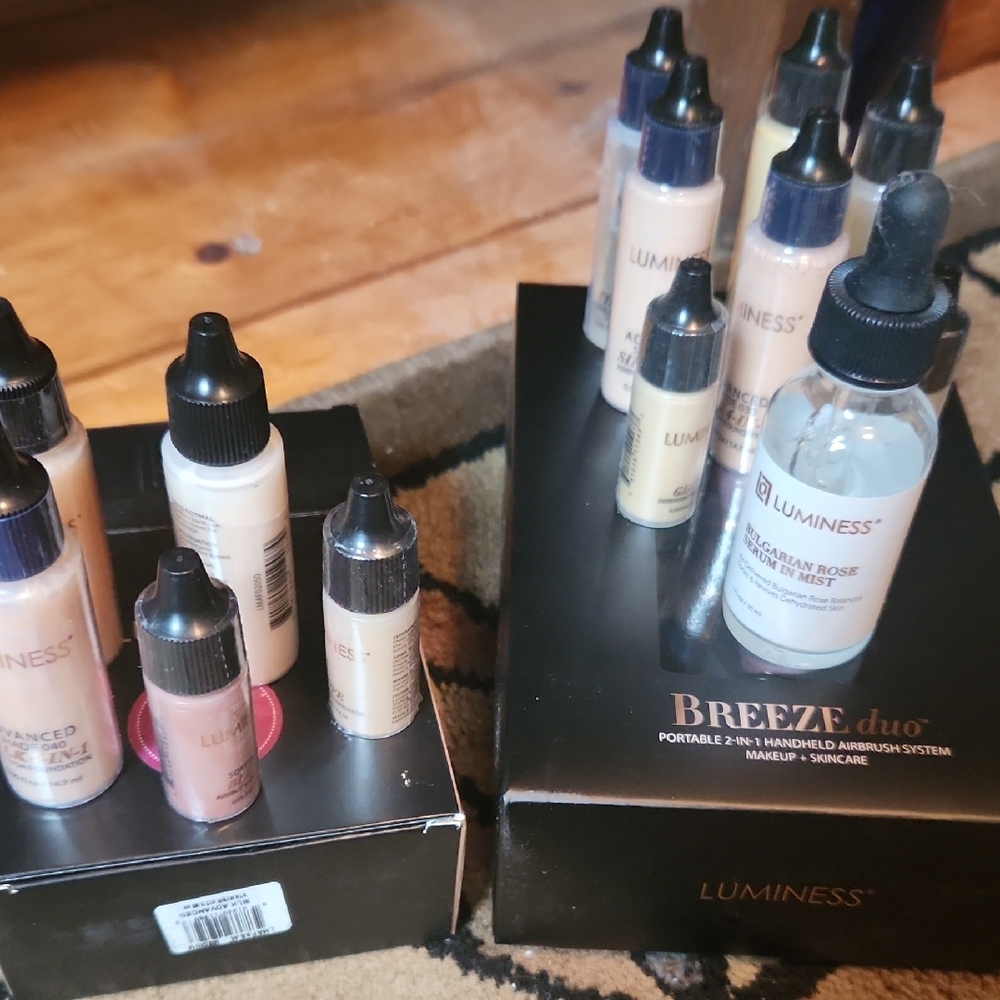 (Unused Liquids) Luminess Breeze Duo Airbrush Foundation Set & Device